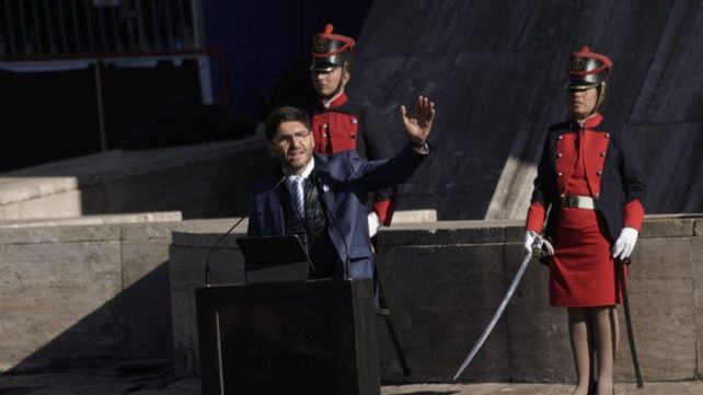El gobernador Pullaro anticipó que Rosario será la capital del interior del país.