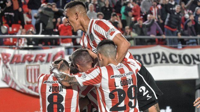 Estudiantes ganó de local.