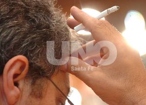 Las multas por fumar en sitios públicos arrancarán desde los $1.400