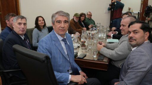 Paritarias en Santa Fe: se afirma el esquema de aumento salarial con mínimo garantizado