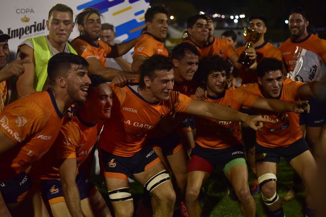 Los chicos de Tucumán con toda la gloria.