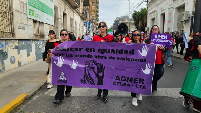 Ni Una Menos volvió a las calles de Paraná con un reclamo por la emergencia en violencia de género