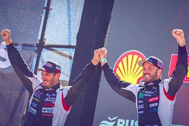 La llevan impecable. Santiago Mangoni sumó una victoria y Agustín Canapino tres. Los pilotos del JP Carrera