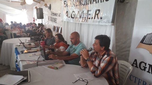 Agmer rechazó la propuesta salarial y convocó al paro el jueves y viernes