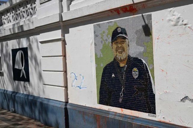 Vandalizaron el mural de Maradona en el estadio de Gimnasia de La Plata