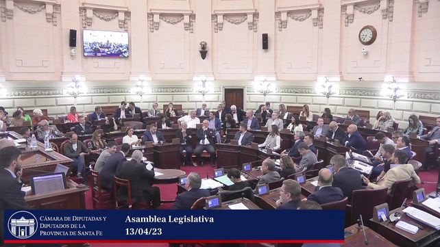 Una toma de la Asamblea Legislativa, esta tarde, en la que se eligió fiscal general a Cecilia Vranicich y a Estrella Moreno como defensora provincial