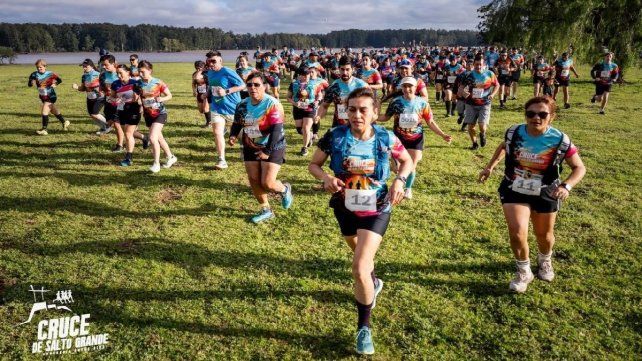 El Cruce Salto Grande reunió a 1.200 atletas.