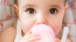 Lanzan una campaña nacional para detectar la alergia alimentaria más frecuente en bebés