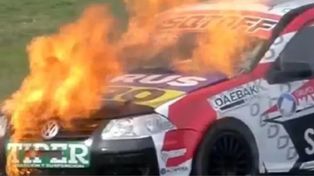 Video: se incendió el auto del hermano del Dibu Martínez