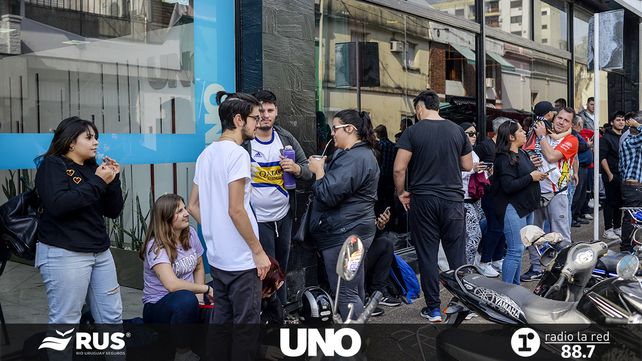 Lectores de UNO se fueron con la entrada y la foto con la Copa
