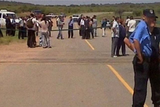Murieron seis niñas y dos docentes en el accidente entre un tren y un micro