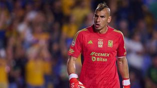 Nahuel Guzmán es uno de los máximos referentes de Tigres, equipo con el que se coronó en varias temporadas.