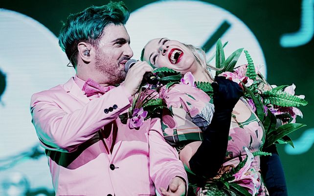 Ale Sergi y Juliana Gattas