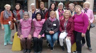 Los adultos mayores concientizan sobre la prevención y actividades sobre alzheimer.