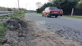 Santo Tomé: fuerte reclamo por el deterioro de las colectoras en la zona de barrios cerrados y críticas por la falta de obras del municipio