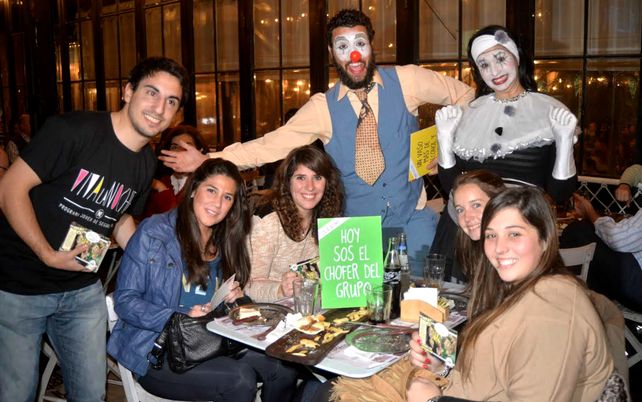 Los jóvenes se sumaron a una diversión segura con el programa vial “Viva la Noche”