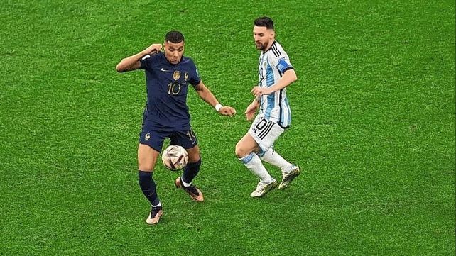 Argentina y Francia empatan 2 a 2 en la Gran final del Mundial Qatar 2022. Goles de Messi y Di María para Argentina
