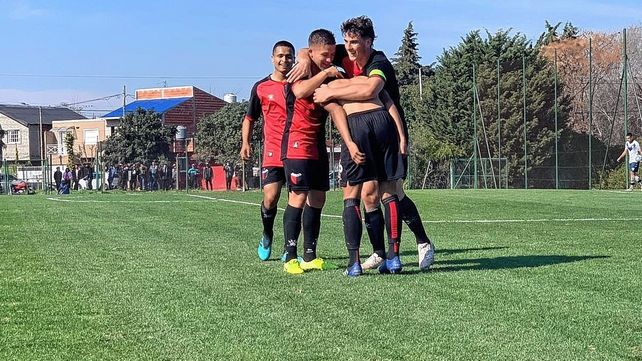 La Reserva de Colón superó como visitante a Vélez por 2-0 con goles de Guillermo Gozálvez y Laureano Troncoso.