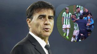 El DT Gustavo Quinteros