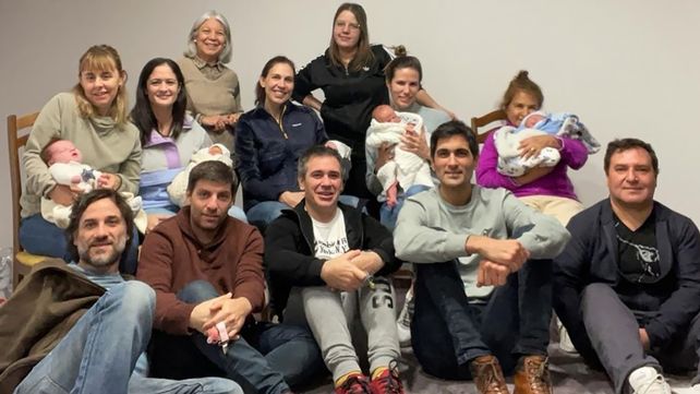 Familias argentinas y sus bebés por vientres subrogados llegaron a Polonia