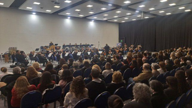 Éxito de público en el concierto de la Orquesta Sinfónica de Entre Ríos en el CPC