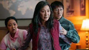 Todo en todas partes al mismo tiempo de los cineastas Daniel Kwan y Daniel Scheinert se llevó el Oscar a Mejor Película en la 95ta. entrega de los premios Oscar