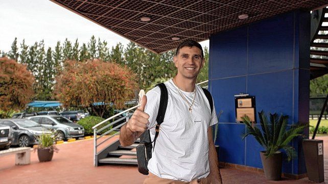 Dibu Martínez jugará su primer partido oficial en La Bombonera.