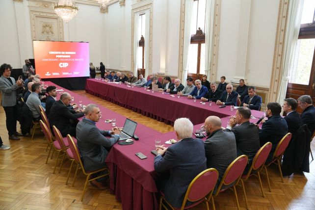 El gobernador y sus ministros se reunieron con representantes del complejo agroexportador.
