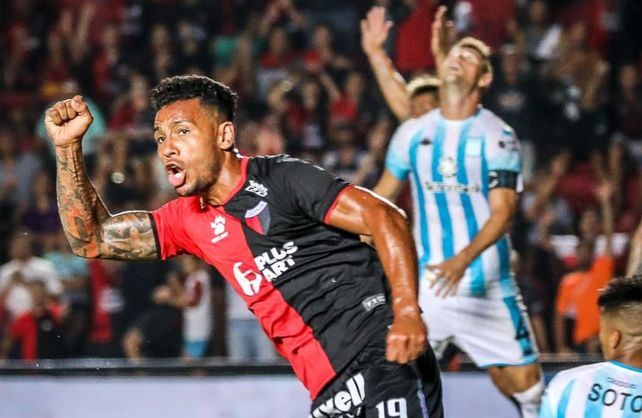 Wilson Morelo entrena de manera intensa en su domicilio.