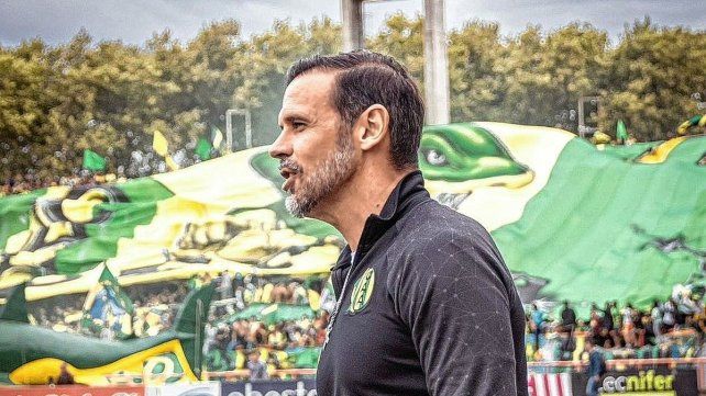 Andrés Yllana dejó de ser el DT de Aldosivi.