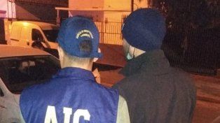 La casa de Anchorena al 200 bis, donde este martes a la noche la AIC localizó a la nena y a su padre.