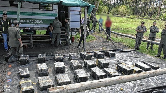Camionero procesado por llevar casi 2 toneladas de droga entre mandarinas