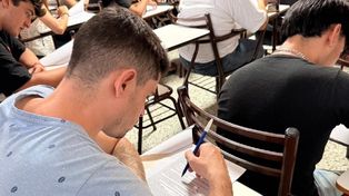 El curso es obligatorio para toda persona que quiera habilitar un comercio de alimentos, porque es un requisito para la habilitación comercial.