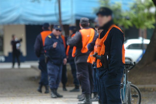 El gobernador Binner firmó los decretos que autorizan nuevos ascensos policiales