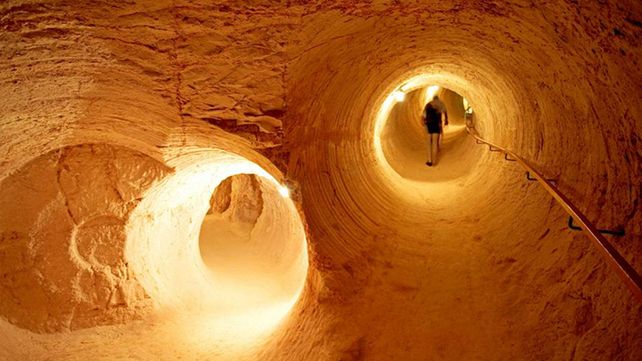 Las sorprendentes imágenes de una ciudad subterránea en medio del desierto de Australia