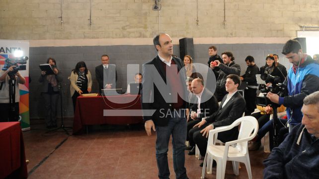 Corral se levantó y se fue en medio del acto de Provincia en el barrio Chalet