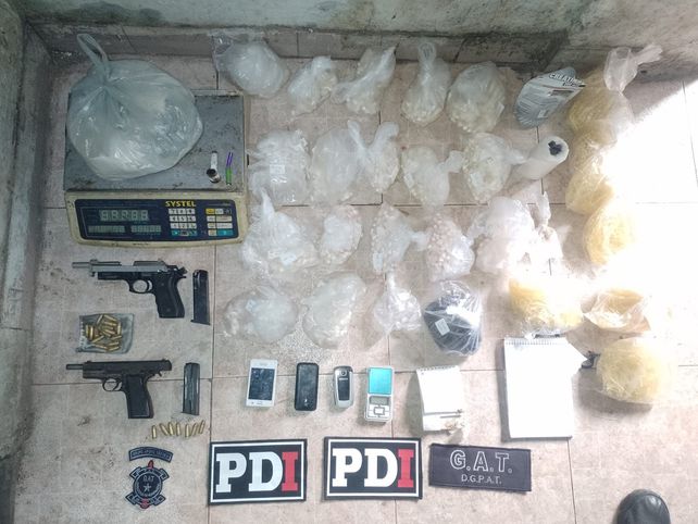 Armas y drogas secuestradas en el marco de un operativo contra el narcomenudeo