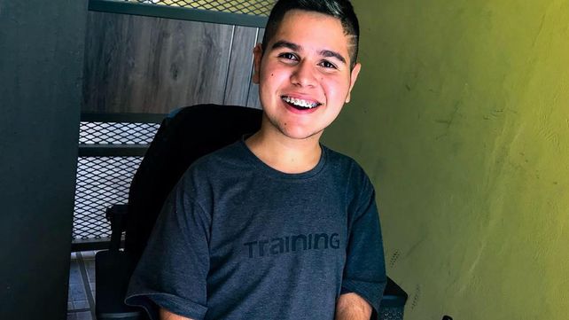 Tiago, el emprendedor más joven del país que lucha contra una dura enfermedad