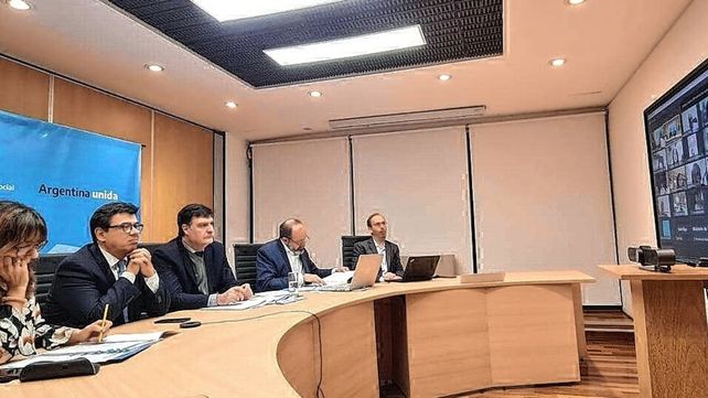 El salario mínimo subirá un 7% y será de 51.200 pesos