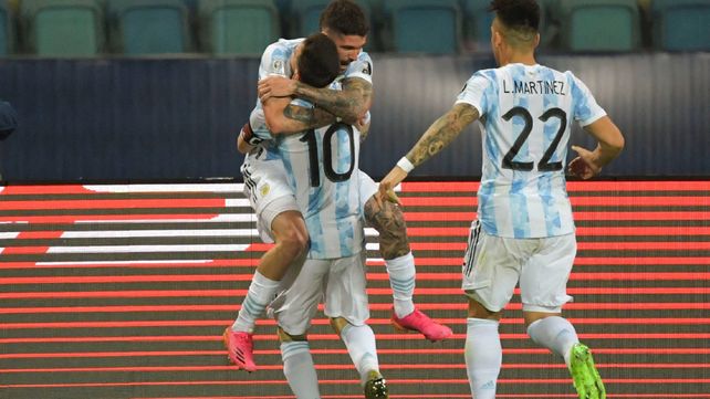 Leo saluda a De Paul