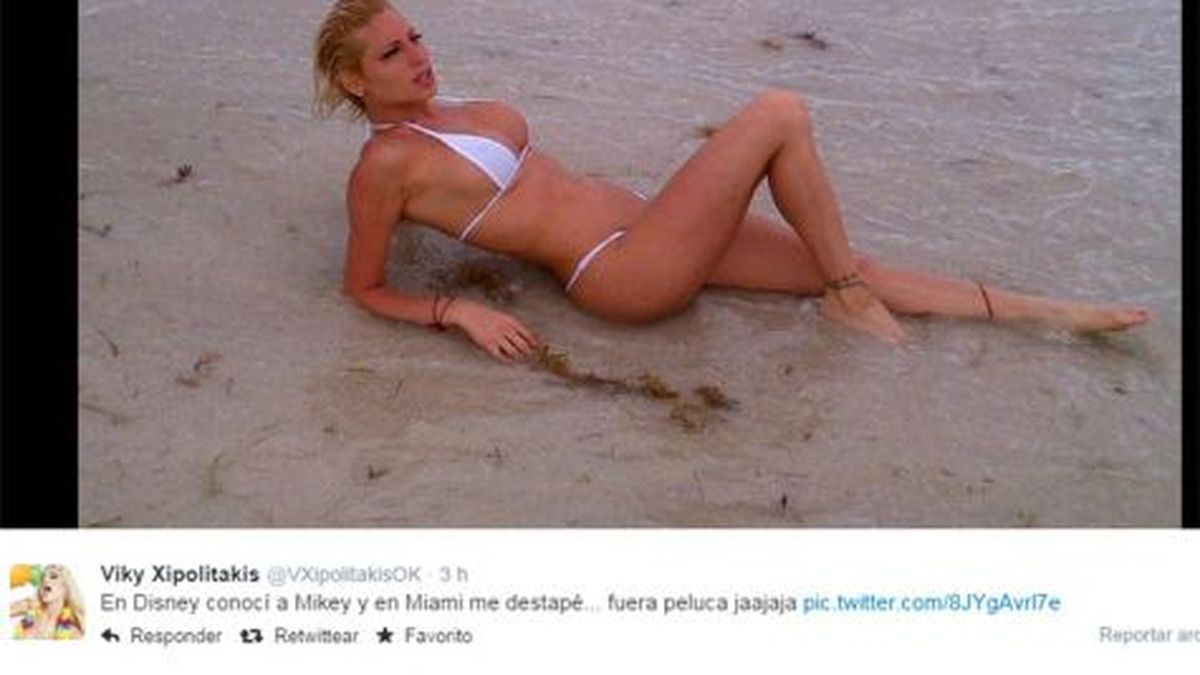 Vicky Xipolitakis, liberada en las playas de Miami