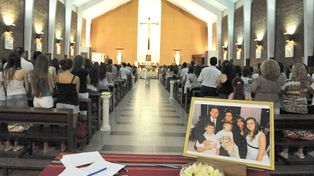Trasladan los cuerpos de la familia fallecida en Brasil