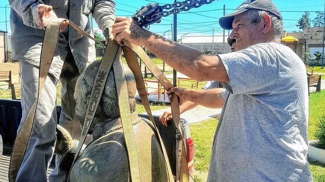 Villa del Rosario: colocaron busto del Papa Francisco en una plaza