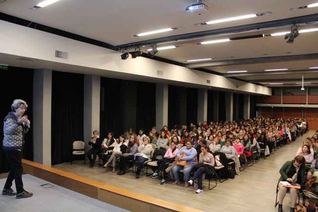 Más de 450 docentes de nivel inicial de toda la provincia se capacitaron en Paraná
