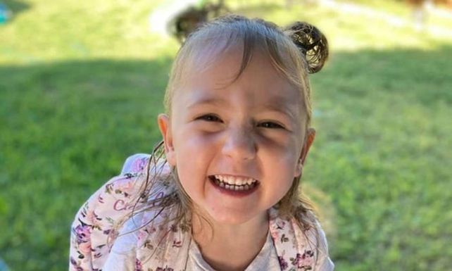 La adorable Cleo, en un video que publicó su familia durante la desesperante búsqueda, que se prololgón durante 18 días y noches.