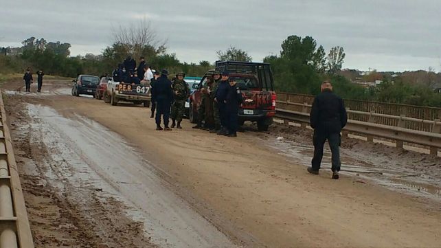 Temen lo peor. La búsqueda se concentró en la zona de un arroyo. Foto: Radio Máxima