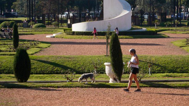 El tiempo en Rosario: sigue el calor en un viernes con nubes y algo de sol