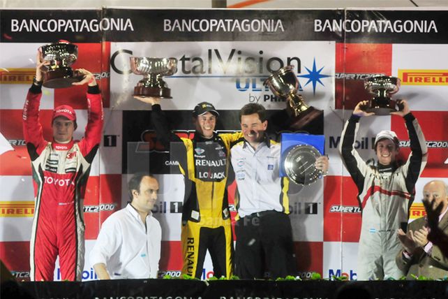 Pernía se impuso en la noche del Súper TC2000 de Santa Fe