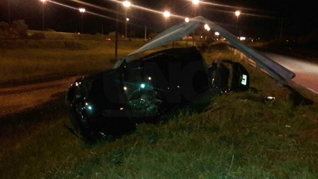 Impactante vuelco en la ruta 168