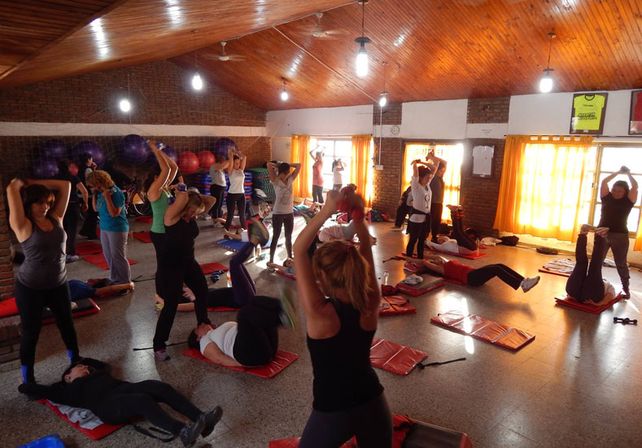 Todos los días desde muy temprano, la ciudad hace deportes y gratis